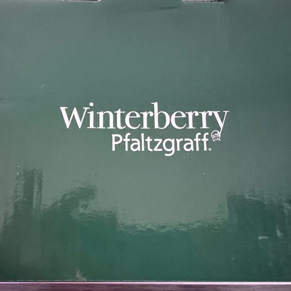 Pfaltzgraff Winterberry Gravy Bowl Pitcher Brand New in Box - Picture 2 of 3